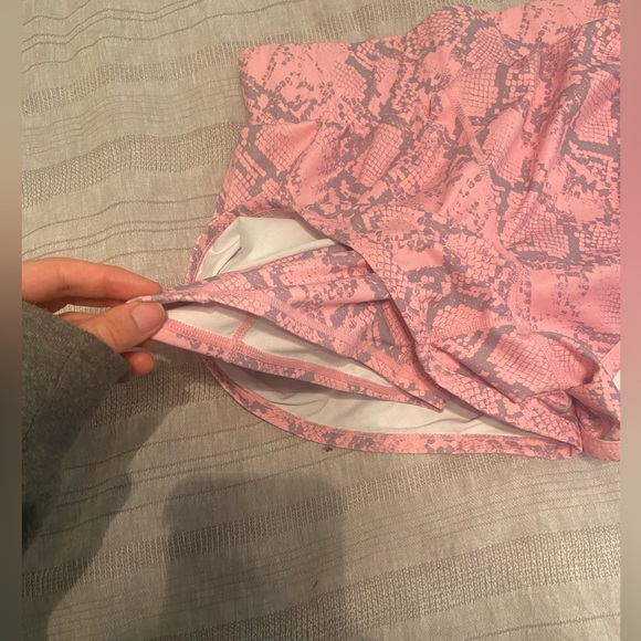 Fabletics Medium Running Shorts - Picture 3 of 4